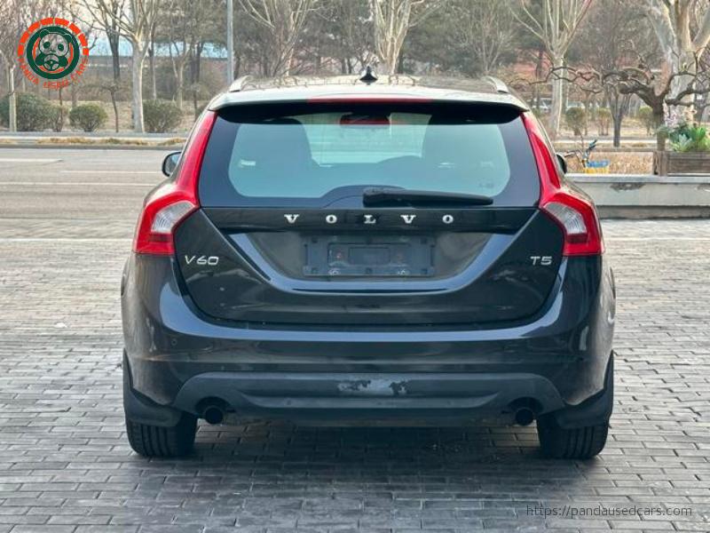 Volvo 2013 Volvo V60 T5 Smart Edition, 138,100 km