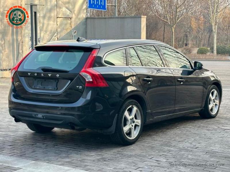 Volvo 2013 Volvo V60 T5 Smart Edition, 138,100 km