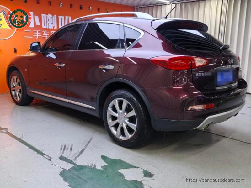 Infiniti 2015 Infiniti QX50 2.5L Yuexiang Edition — 63,100 km