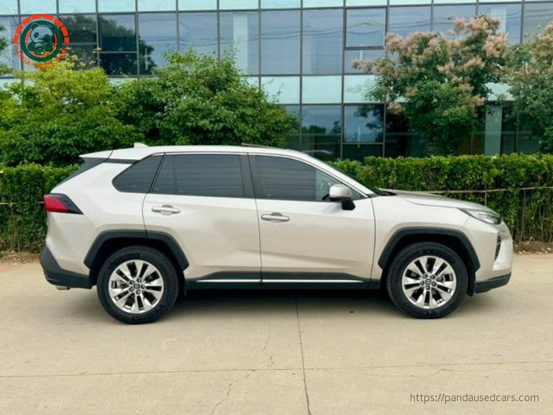 Toyota Wildlander 2020 Model 2.0L 2WD Luxury Edition — 68,100 km