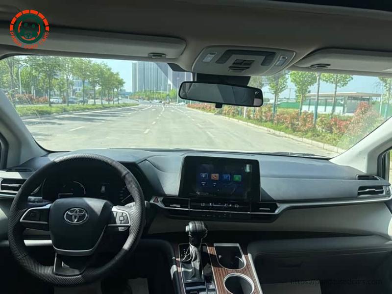 Toyota Toyota Sienna 2024 2.5L Hybrid Comfort Edition