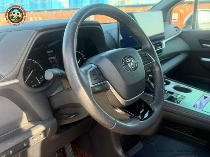 Toyota Toyota Sienna 2023 2.5L Hybrid Premium Edition