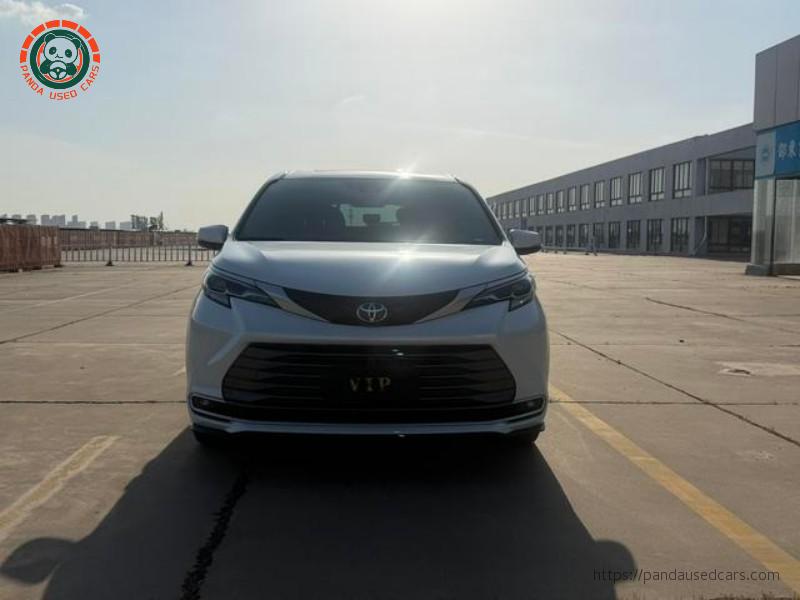 Toyota Toyota Sienna 2023 2.5L Hybrid Premium Edition