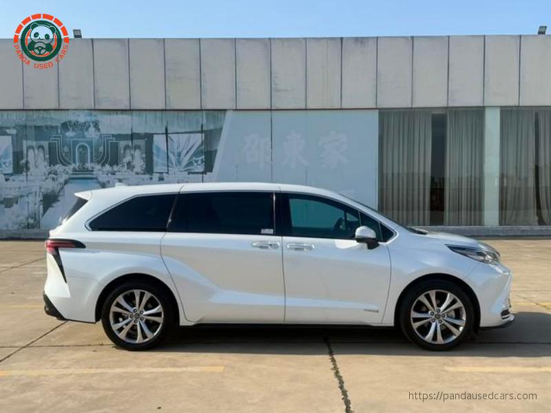 Toyota Toyota Sienna 2023 2.5L Hybrid Premium Edition