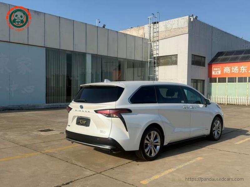 Toyota Toyota Sienna 2023 2.5L Hybrid Premium Edition
