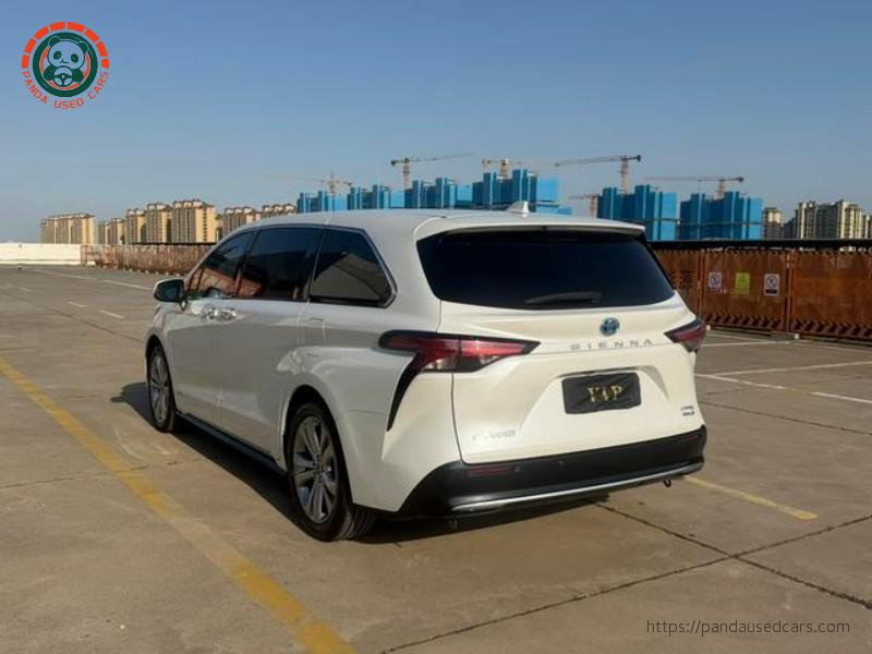 Toyota Toyota Sienna 2023 2.5L Hybrid Premium Edition