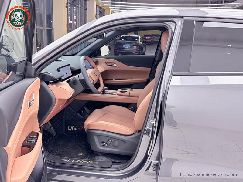 Changan Changan UNI-Z 2025 1.5T Luxury Trim edition