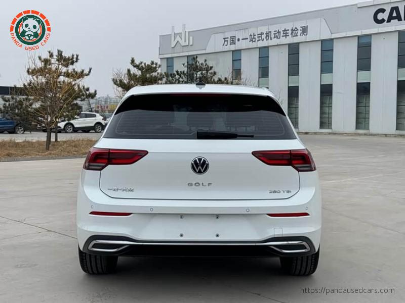 Volkswagen Volkswagen Golf Mk8 2024 1.4 TSI Style 7-speed DSG 50th Anniversary Edition