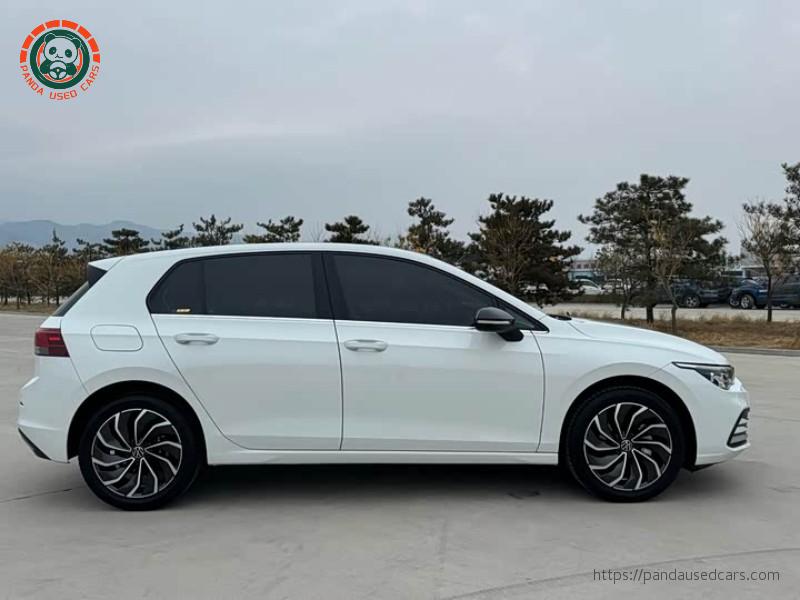 Volkswagen Volkswagen Golf Mk8 2024 1.4 TSI Style 7-speed DSG 50th Anniversary Edition