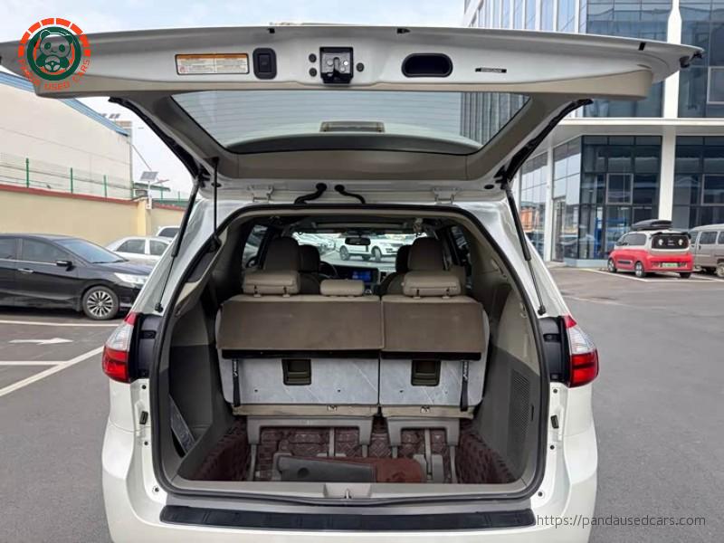 Toyota Toyota Sienna L 2015 FWD 7-Passenger 3.5L V6 edition