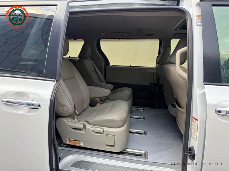 Toyota Toyota Sienna L 2015 FWD 7-Passenger 3.5L V6 edition