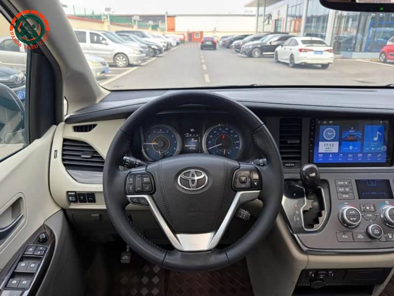 Toyota Toyota Sienna L 2015 FWD 7-Passenger 3.5L V6 edition