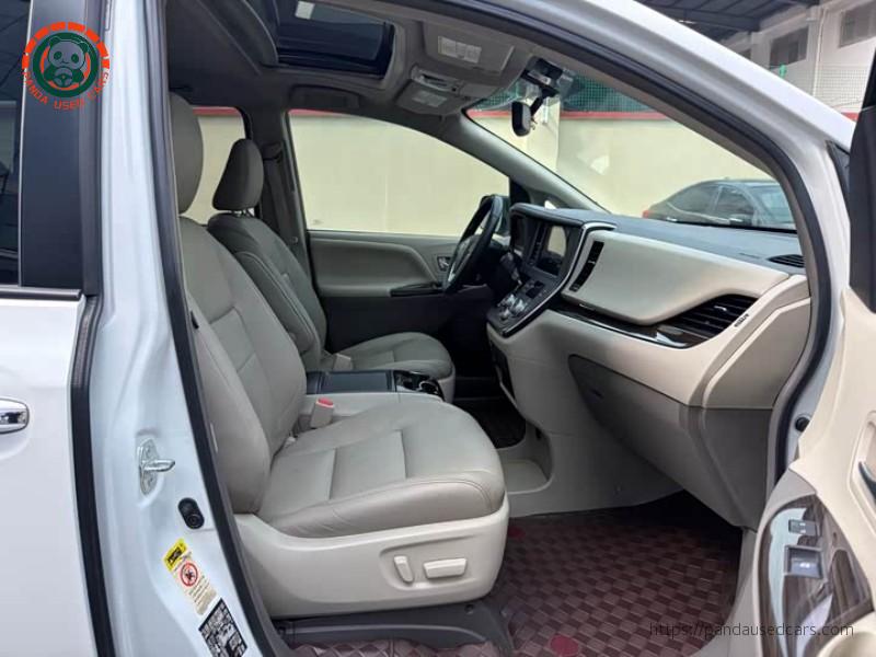 Toyota Toyota Sienna L 2015 FWD 7-Passenger 3.5L V6 edition