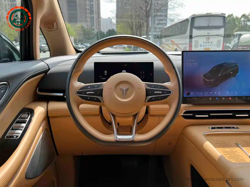 Voyah 2025 Lantu Dreamer EV 4WD Flagship Kunpeng Edition