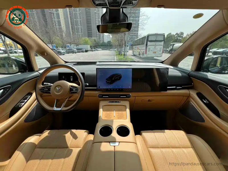 Voyah 2025 Lantu Dreamer EV 4WD Flagship Kunpeng Edition