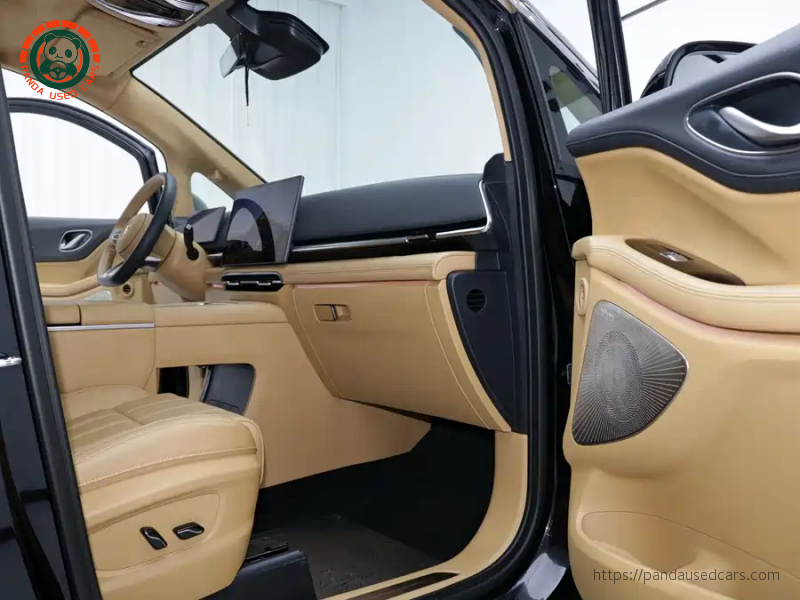 Voyah 2025 Lantu Dreamer EV 4WD Flagship Kunpeng Edition