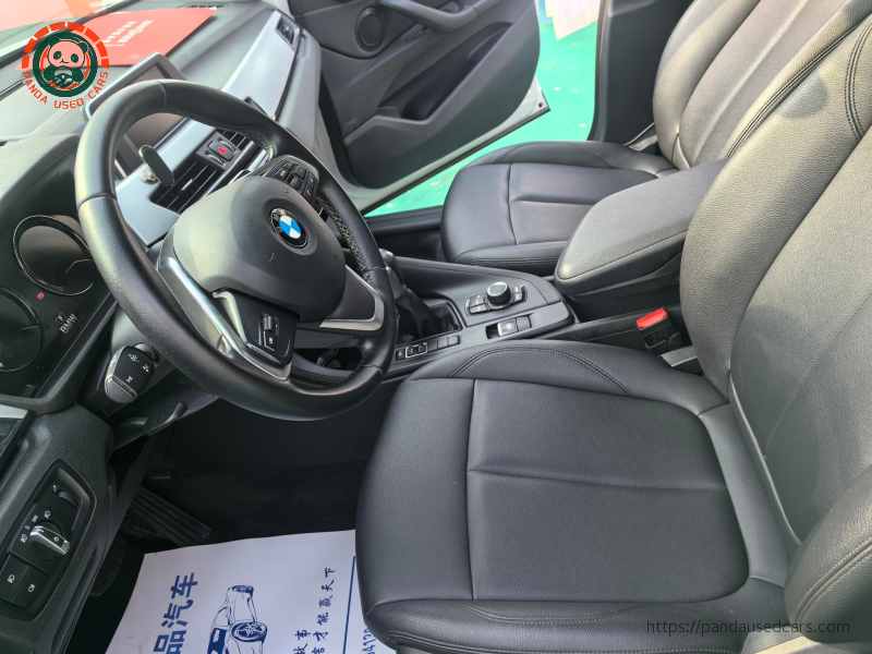 BMW BMW X1 2019 sDrive20Li Leading Edition, 121,000 km