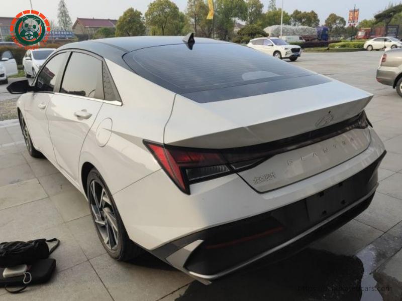 Hyundai Hyundai Elantra 2023 1.5L CVT TOP Flagship