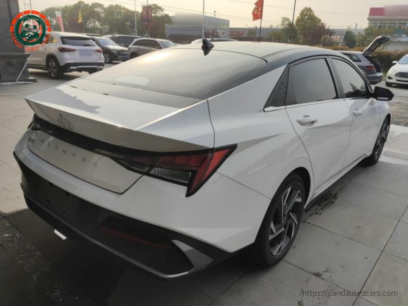 Hyundai Hyundai Elantra 2023 1.5L CVT TOP Flagship