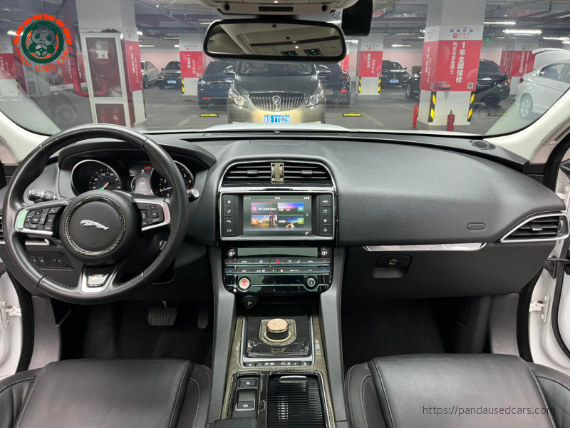 JAGUAR Jaguar F-PACE 2018 2.0T 2WD Urban Luxury Edition, 156,100 km
