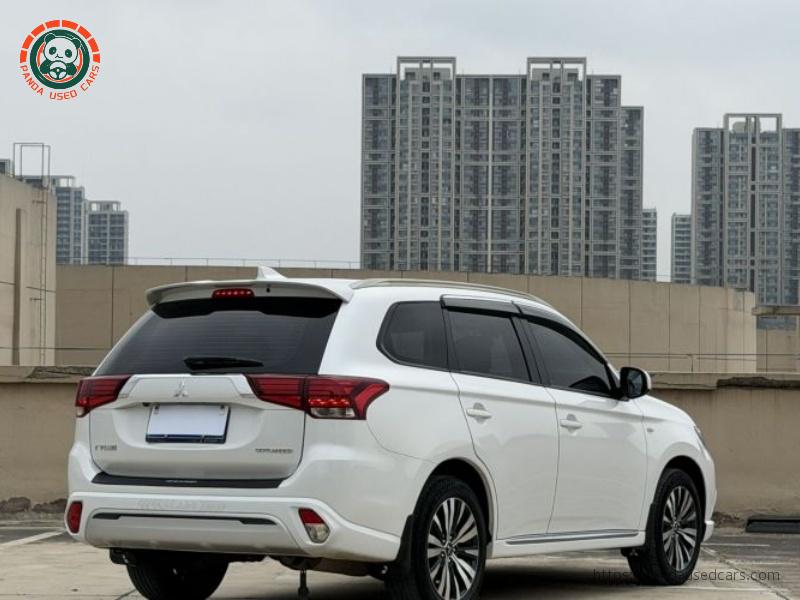 Mitsubishi Mitsubishi Outlander 2018 2.0L 2WD Glory 5-Seat