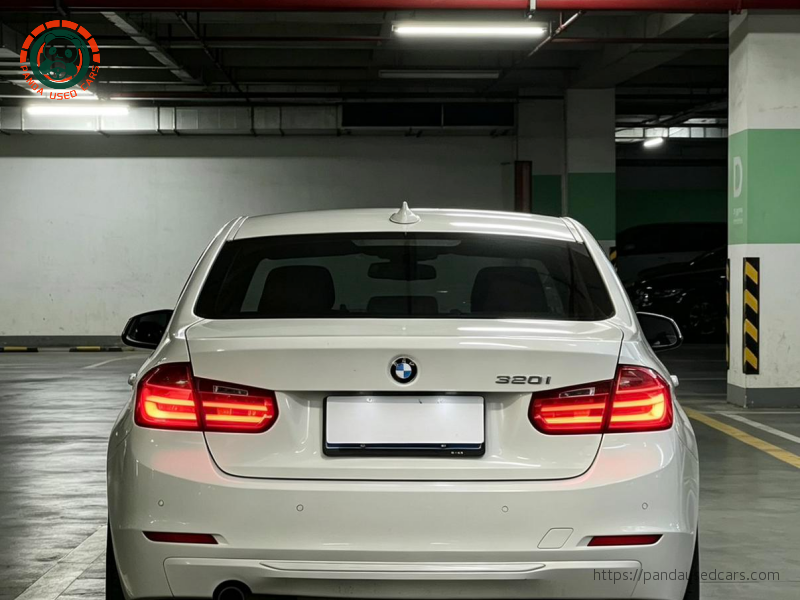 BMW BMW 3 Series 2013 320i Fashion Edition, 126,100 km
