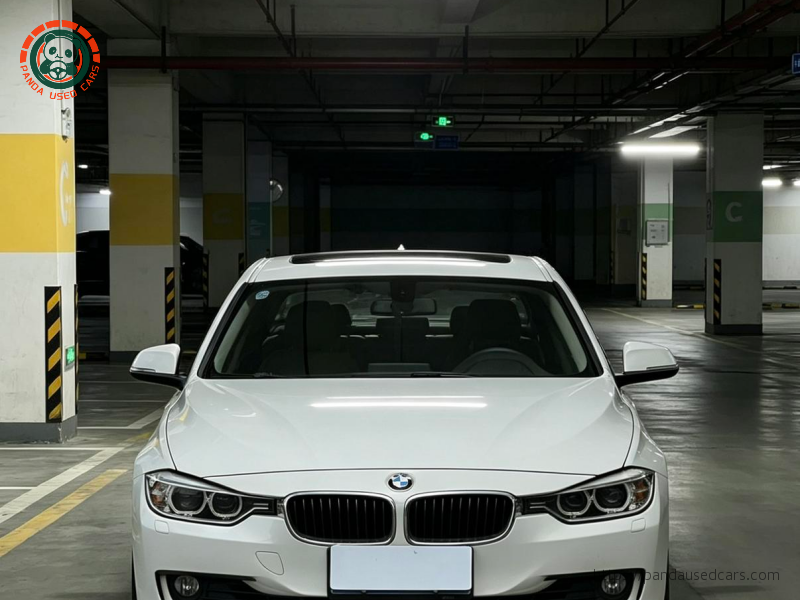BMW BMW 3 Series 2013 320i Fashion Edition, 126,100 km