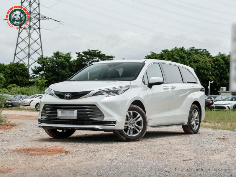 2026 Sienna 2.5L Hybrid 2WD Luxury Wheelchair Accessible Version