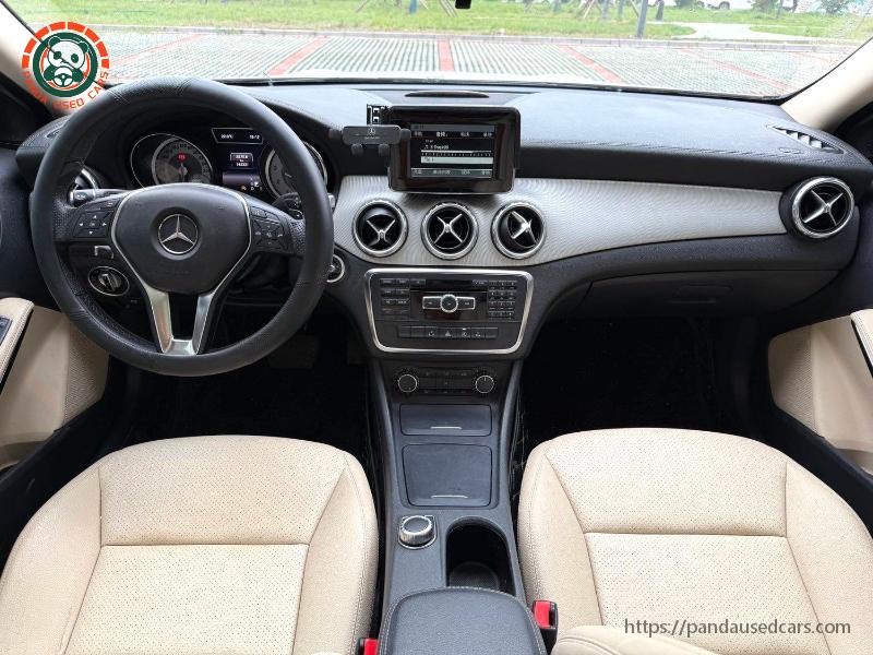 Mercedes-Benz Mercedes-Benz GLA 2015 GLA 200 1.6T Fashion Edition Automatic