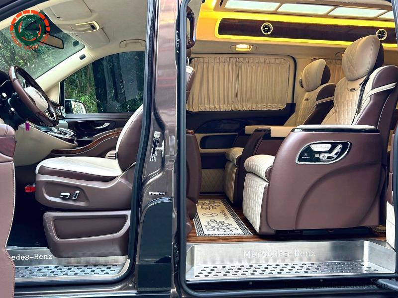 Mercedes-Benz Mercedes-Benz V-Class 2018 V 260 L 2.0T Exclusive Extended Version AT